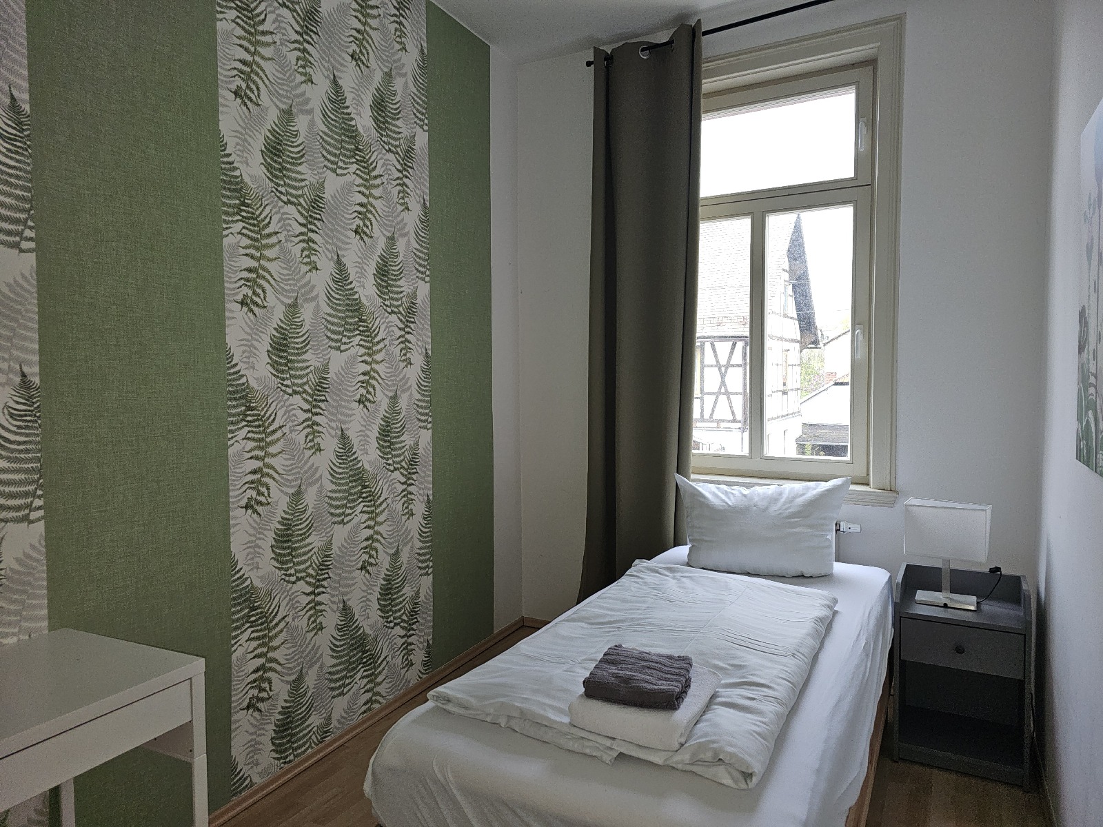 Individuell eingerichtetes Schlafzimmer in einer Ferienwohnung in Weimar